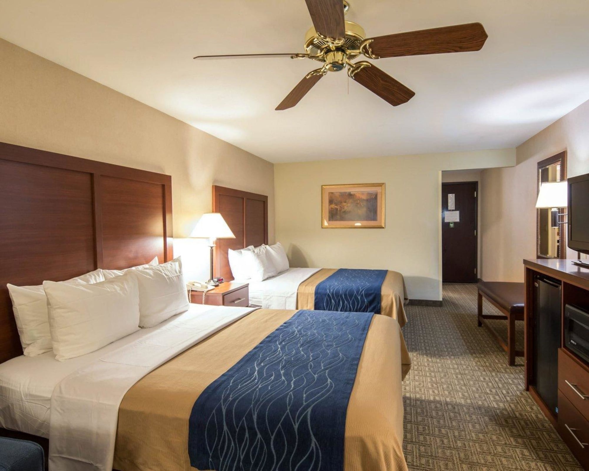 Wingate by Wyndham Anchorage Downtown Ship Creek - photo 2