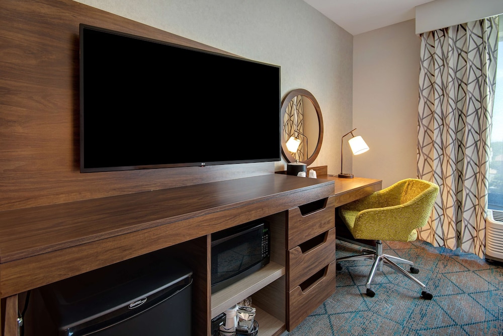 Hampton Inn & Suites Sunnyvale Silicon Valley - photo 17
