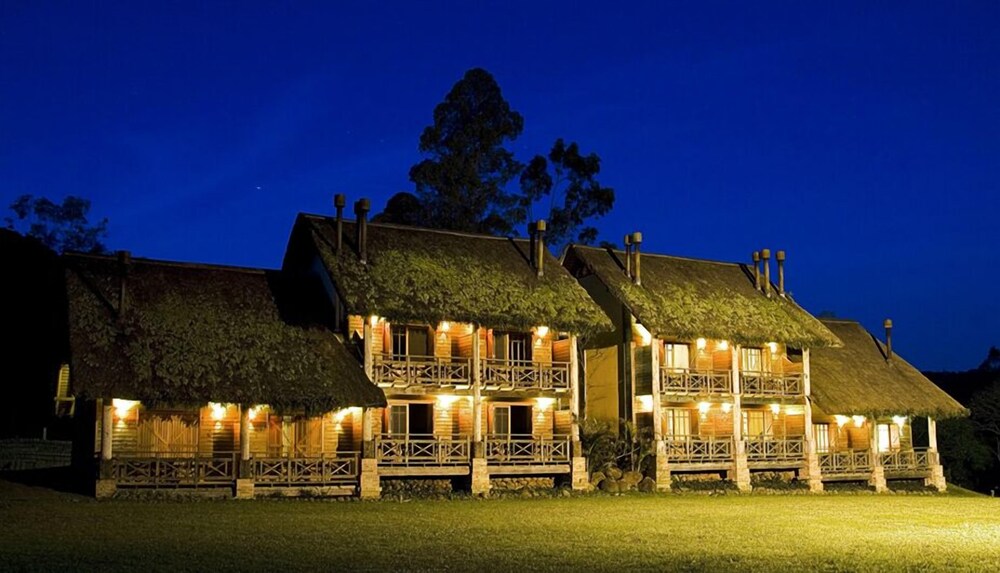 Ecoland - carbon neutral hotel in Parobe