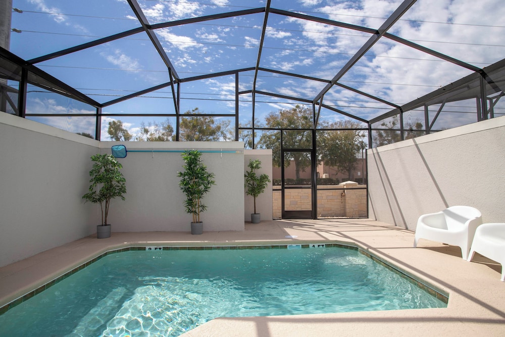 Family Friendly Four Bd w Pool at Storey Lake Resort 5035 - photo 2