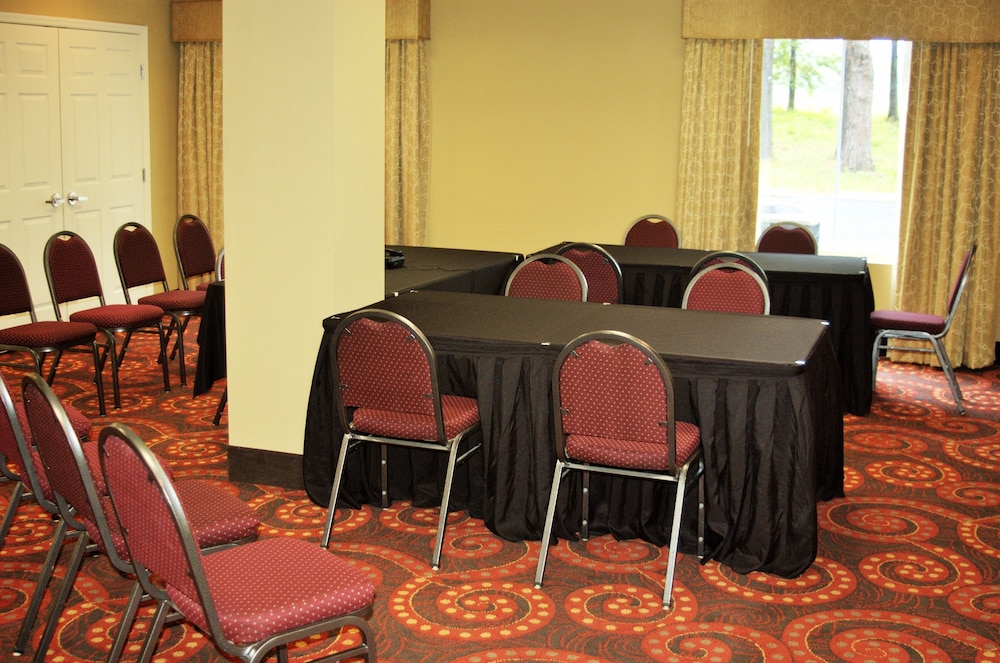Holiday Inn Express Defuniak Springs by IHG - photo 22