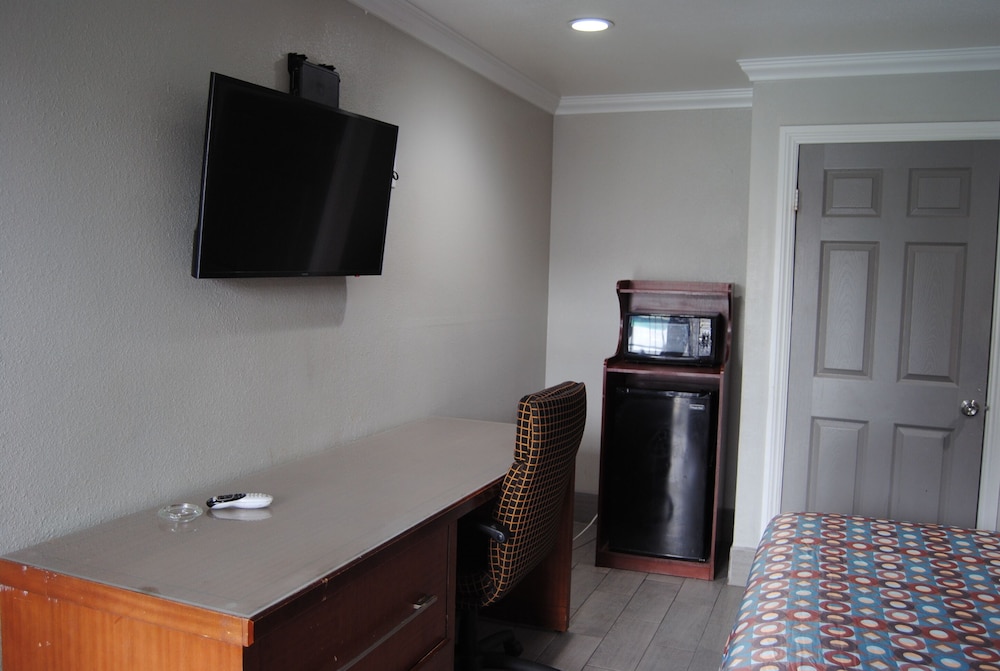 La Puente Inn Motel - photo 26