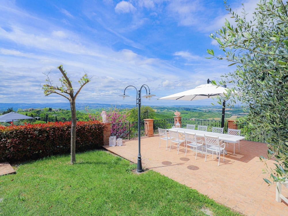 Villa in Certaldo ID 4125 — 4-Star Luxury Hotel in Certaldo, Italy
