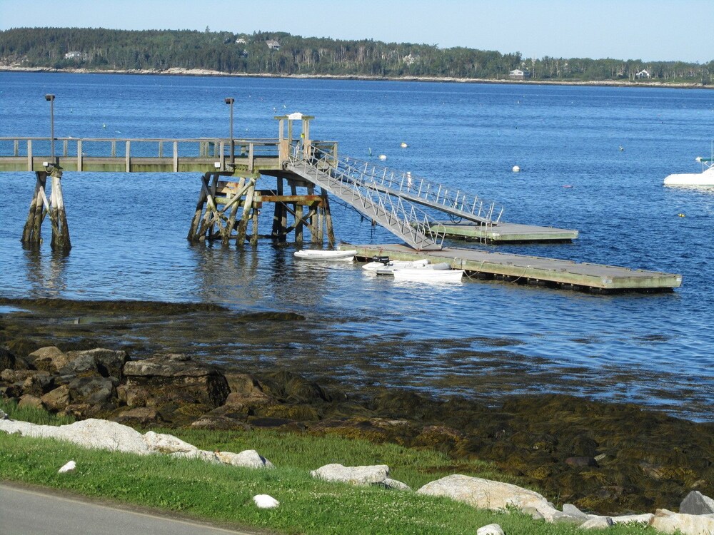 Bluebird Ocean Point Inn - photo 51