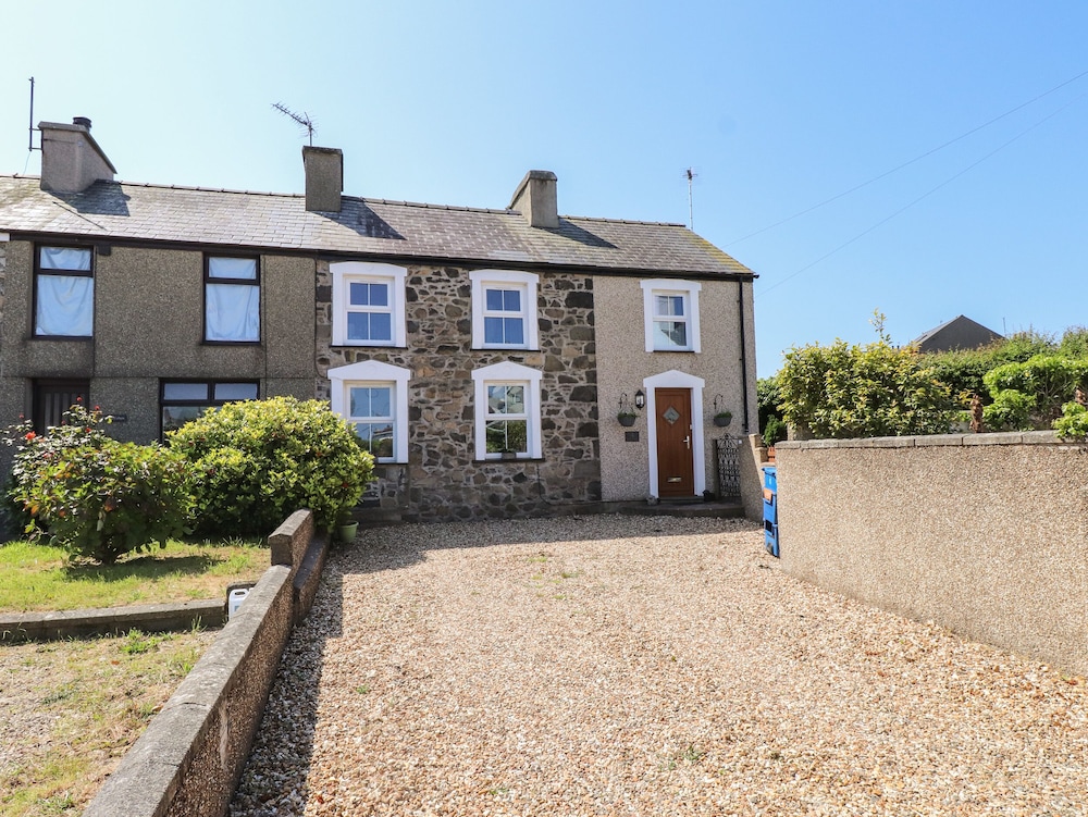 Bwthyn Defaid - carbon neutral hotel in Nefyn