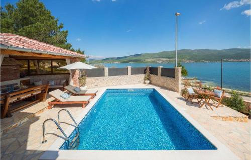 Villa Noa — 4-Star Luxury Hotel in Pridraga, Croatia