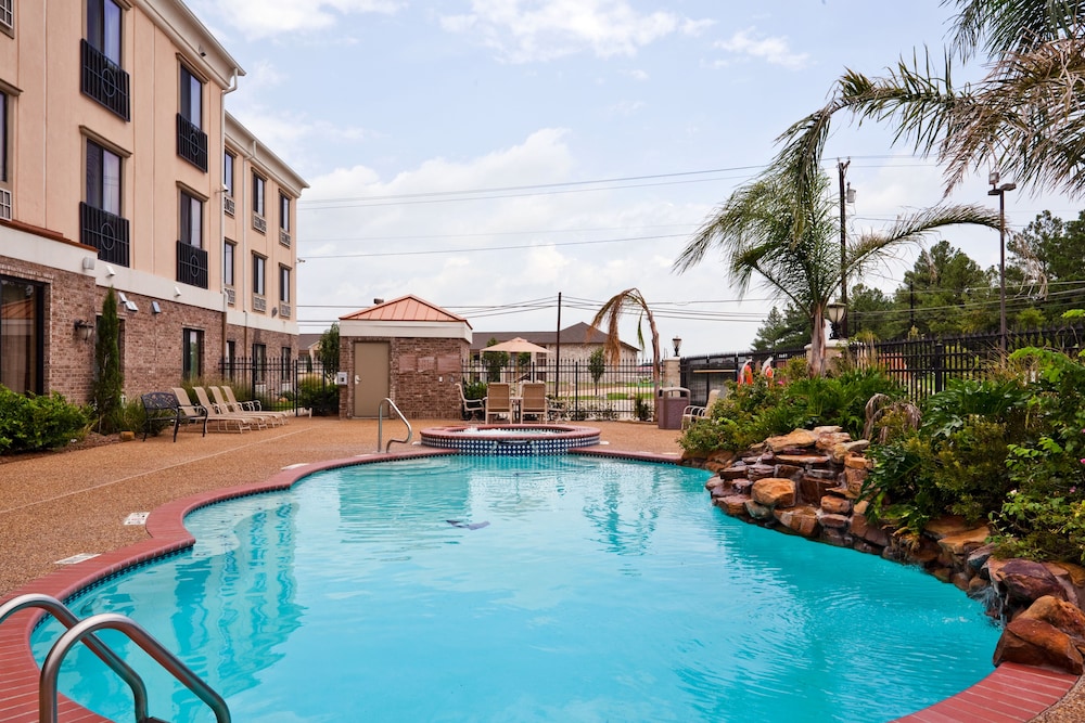 Holiday Inn Express Hotel & Suites Fairfield North by IHG - photo 12