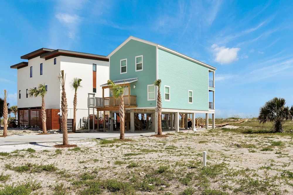 Windsong by Pristine Properties Vacation Rentals — 4-Star Luxury Hotel in Mexico Beach, United States