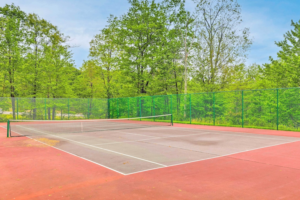 1 Mi to Waterpark: Mtn view Poconos Hideaway - photo 27
