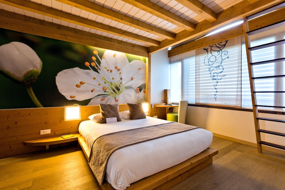 La Croix de Savoie & SPA — 4-Star Luxury Hotel in Araches-La-Frasse, France