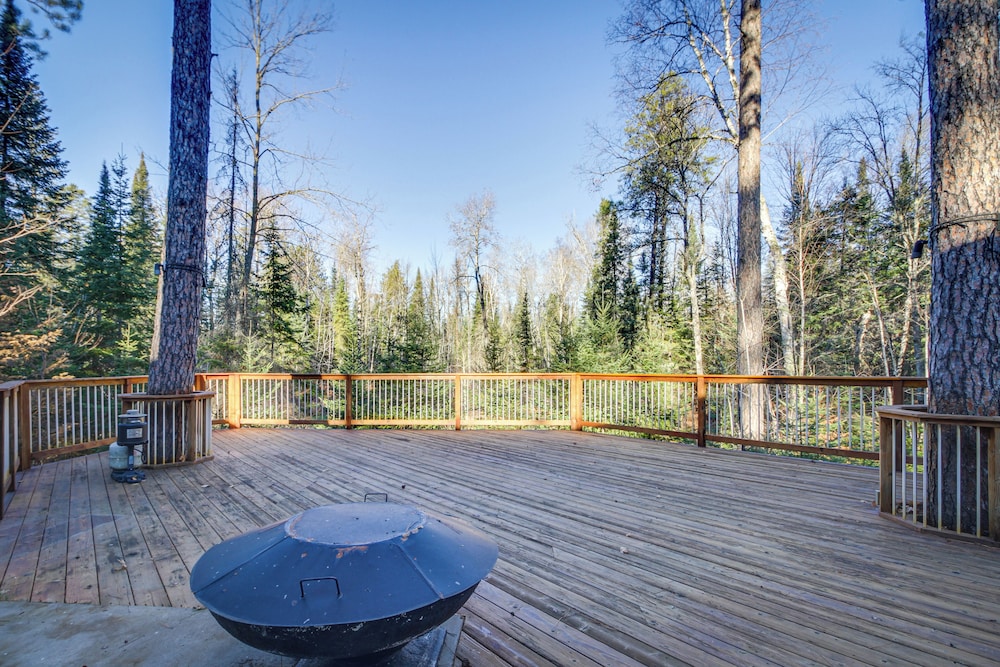 Peaceful Hibbing Getaway Heated Floors Fire Pit — hotel in Hibbing