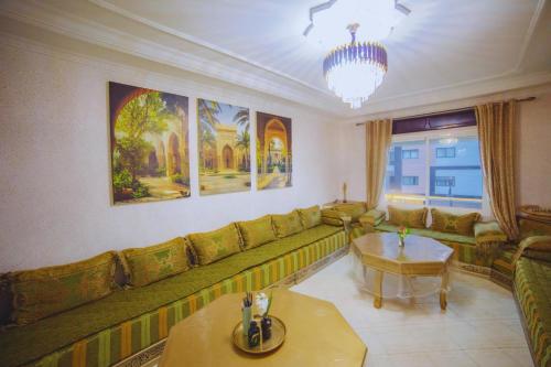 Ruim 185m2 appartement voor grote gezinnen met privéparking en zeezicht — 4-Star Luxury Hotel in Tangier, Morocco