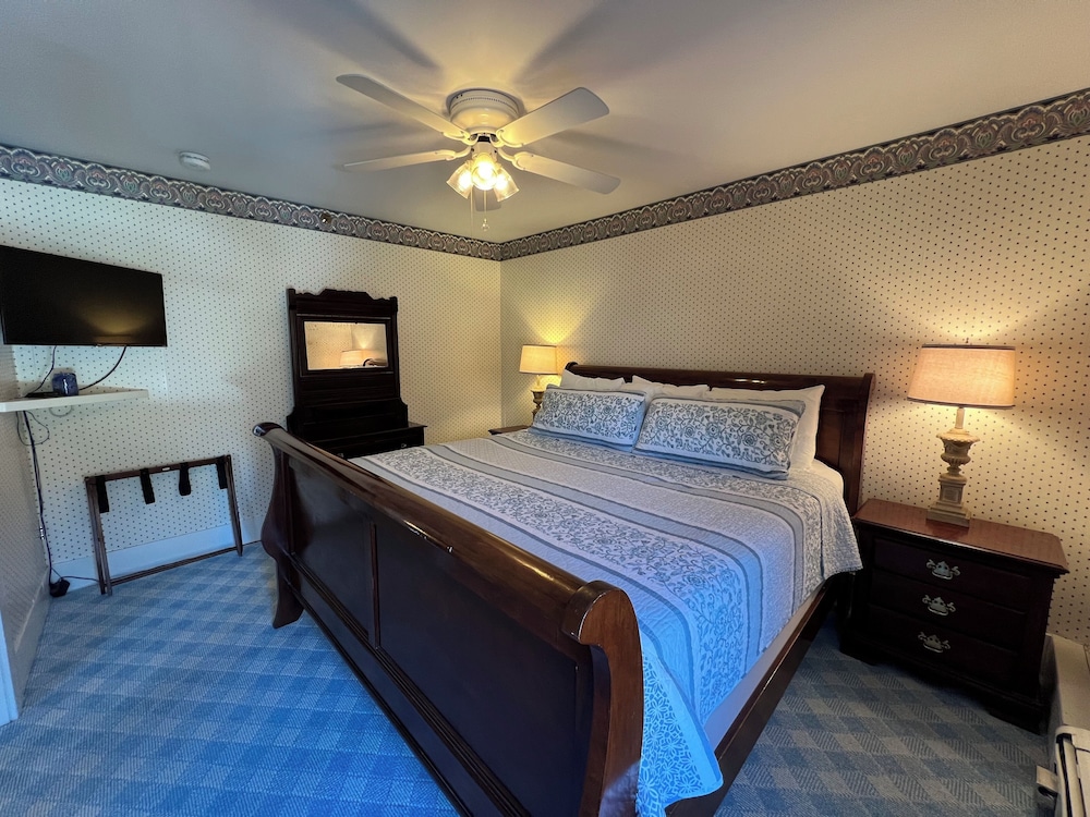 Echo Lake Inn - photo 40