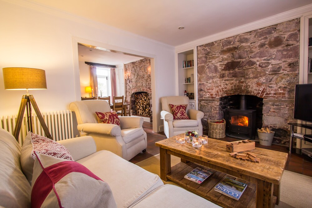 Blue Monkey — 4-Star Luxury Hotel in Torpoint, United Kingdom