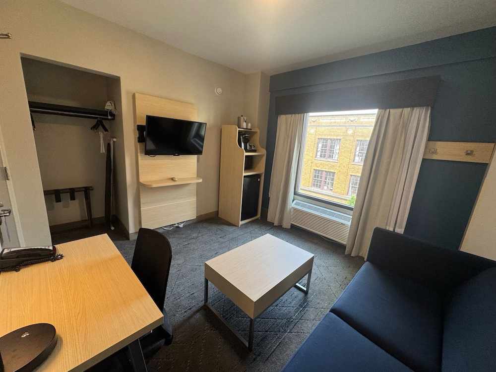 Holiday Inn Express & Suites Atlanta Downtown by IHG - photo 62