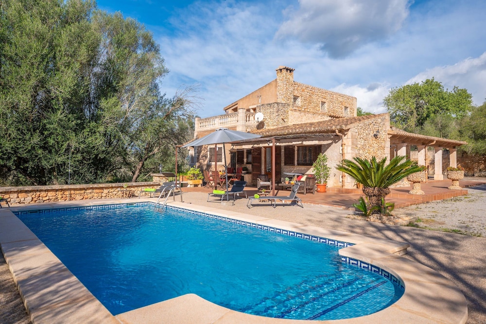 Cocotte in Mallorca With 2 Bedrooms and 3 Bathrooms in Ariany, Spain