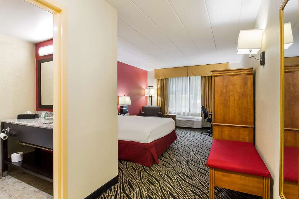 Best Western Braddock Inn - photo 11
