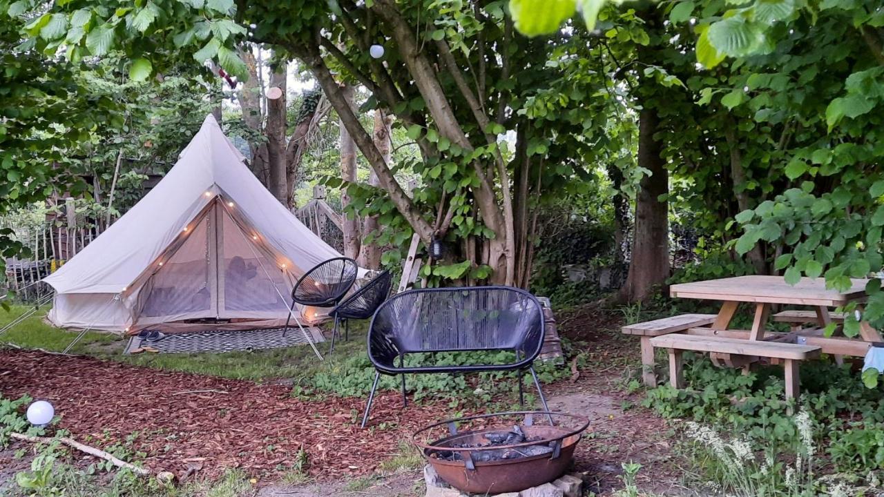 Glamping Zonnebloem Back to Nature — hotel in Herzele