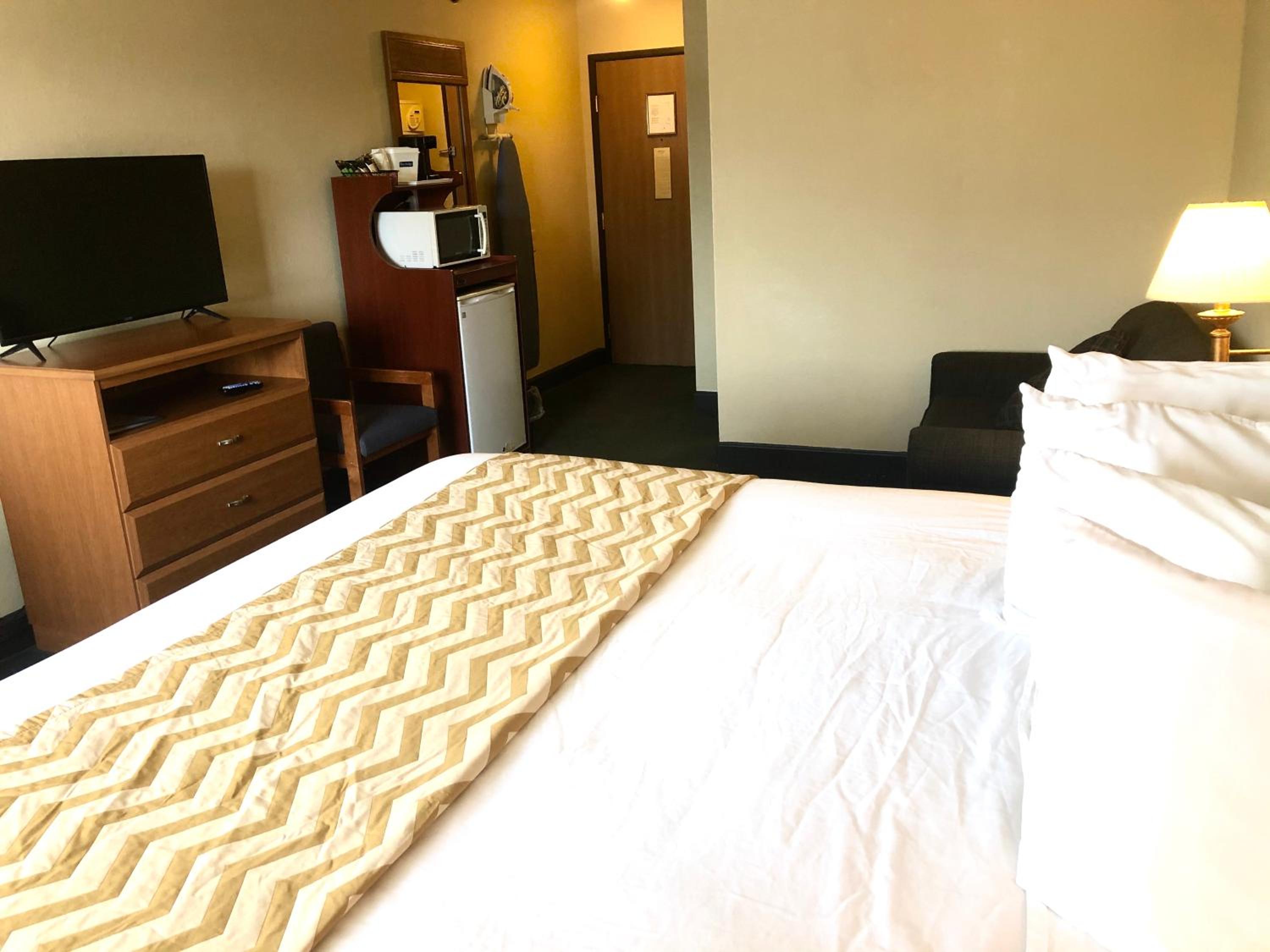 Travelodge by Wyndham Grand Island - photo 38