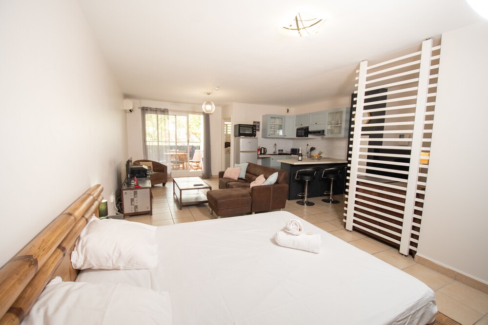 T2 Le Tholea Ste Clotilde — Saint Denis