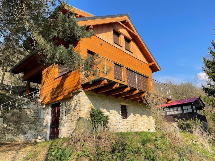 Chata Křivoklát - carbon neutral hotel in Dubi