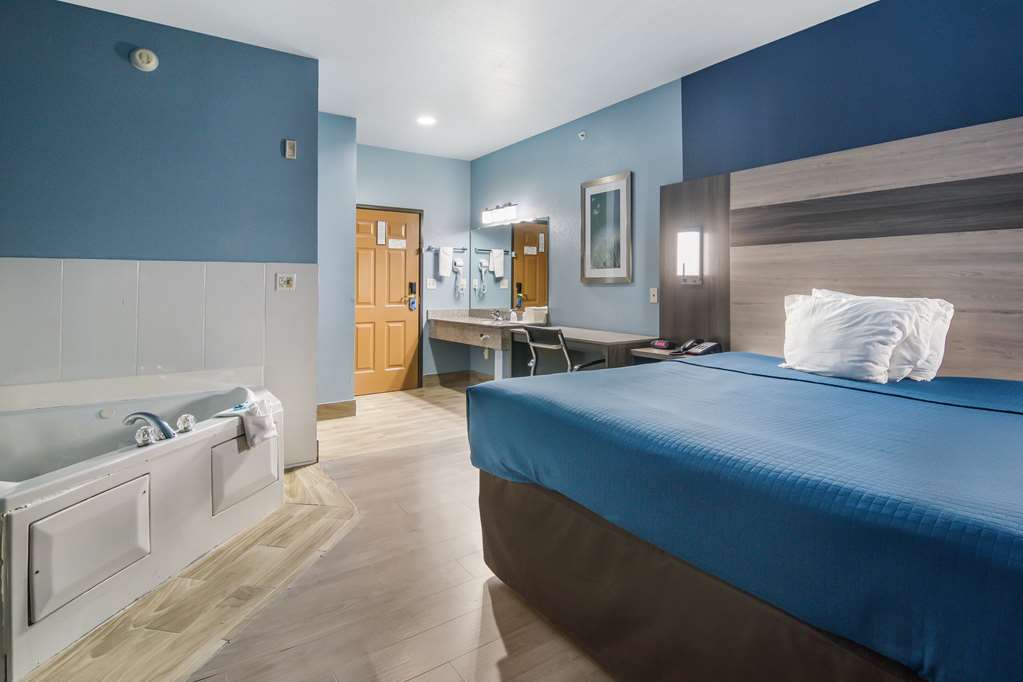 Rodeway Inn Carrollton I 35E - photo 9