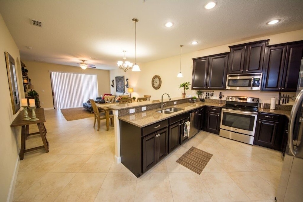 Alana's Champions Gate Townhome Kissimmee - photo 11