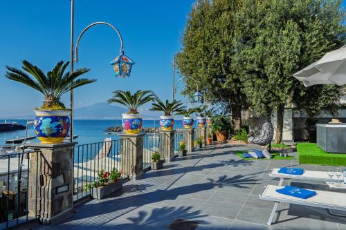 Villa De Luca Luxury villa with terrace and Jacuzzi by the sea — 4-Star Luxury Hotel in Vico Equense, Italy