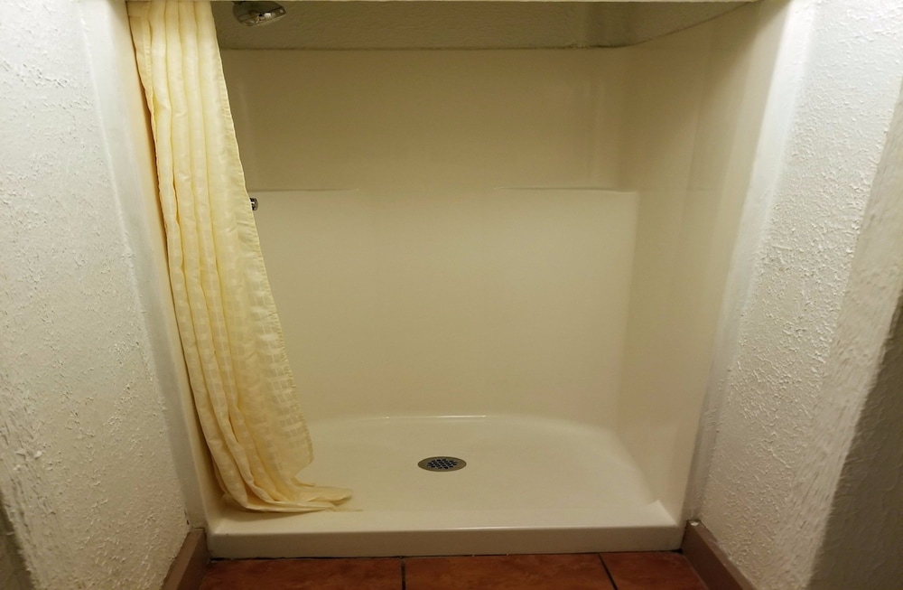 Monterey Inn Hotel - photo 48