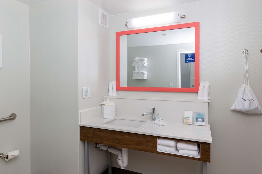 Hampton Inn Christiansburg Blacksburg - photo 22
