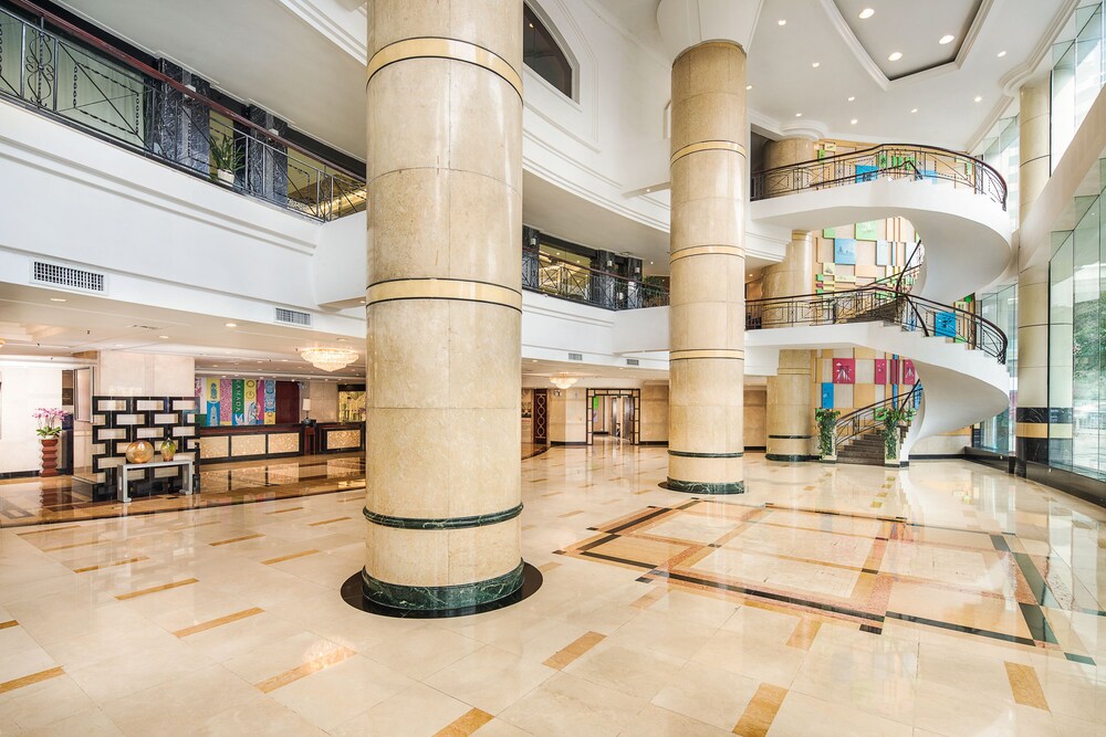 Ramada Plaza Guiyang — 4-Star Luxury Hotel in Guiyang, People's Republic of China