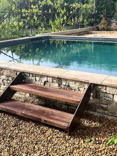 La Provence Avec Piscine Privative En Campagne — hotel in Pernes-Les-Fontaines