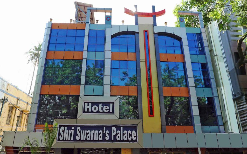 Hotel Shri Swarna’s Palace in Tiruchirappalli, India