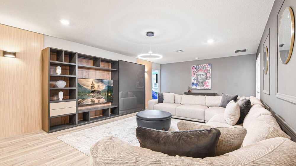 Elegant Resort Home With Loft Private Pool & Spa - photo 18