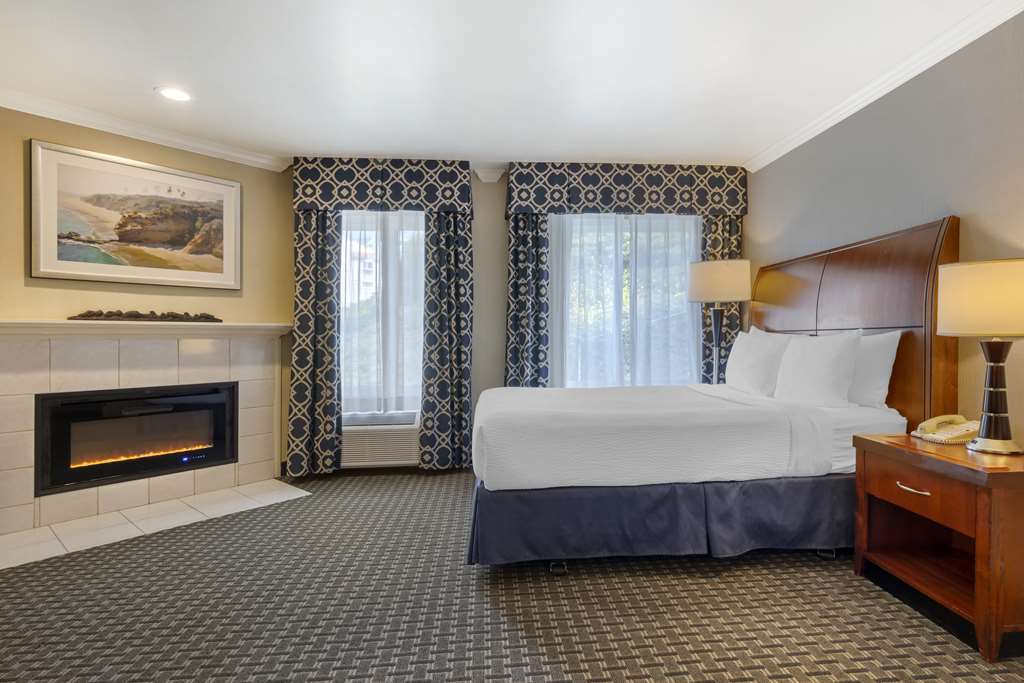 Best Western Plus Marina Shores Hotel - photo 39