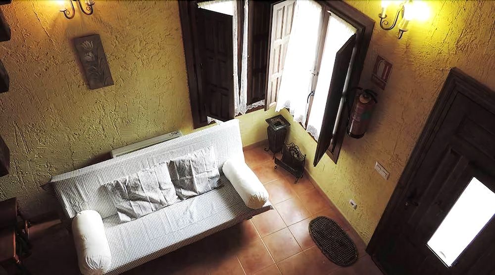 Las Casitas de Braojos pet-friendly hotel Braojos