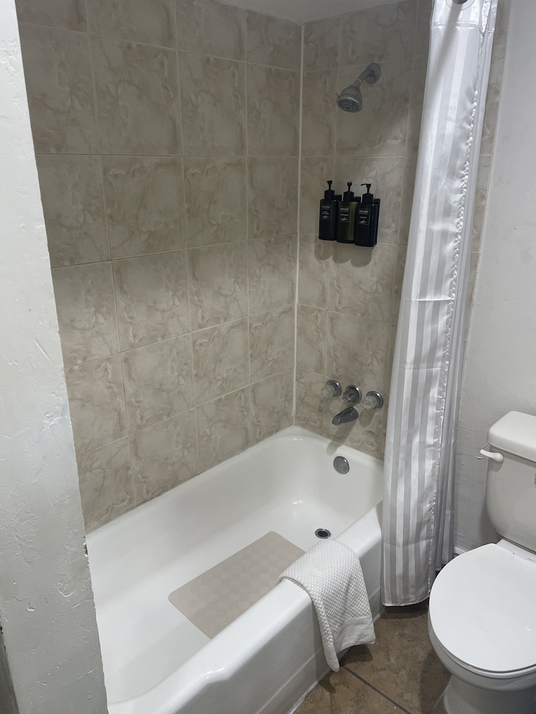 Alien Residence Inn - photo 10
