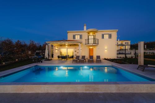 Villa Rosmarino Muntrilj — 4-Star Luxury Hotel in Tinjan, Croatia
