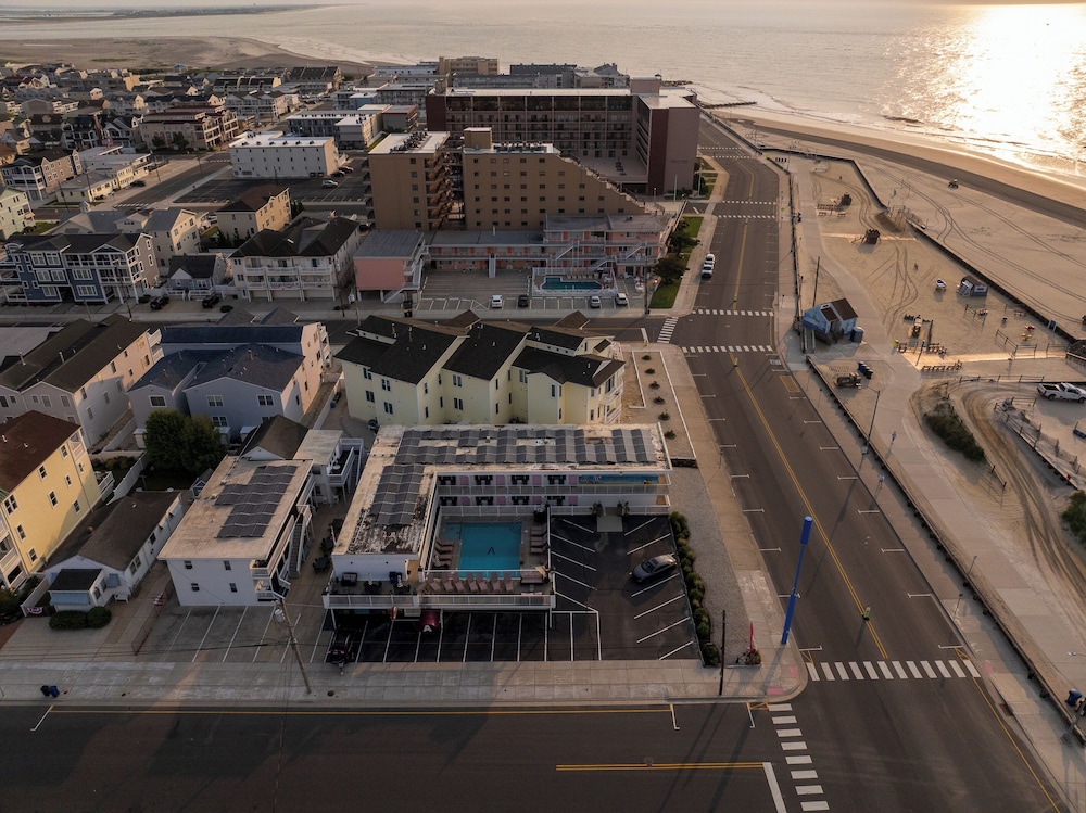Alante Oceanfront Motel - photo 29