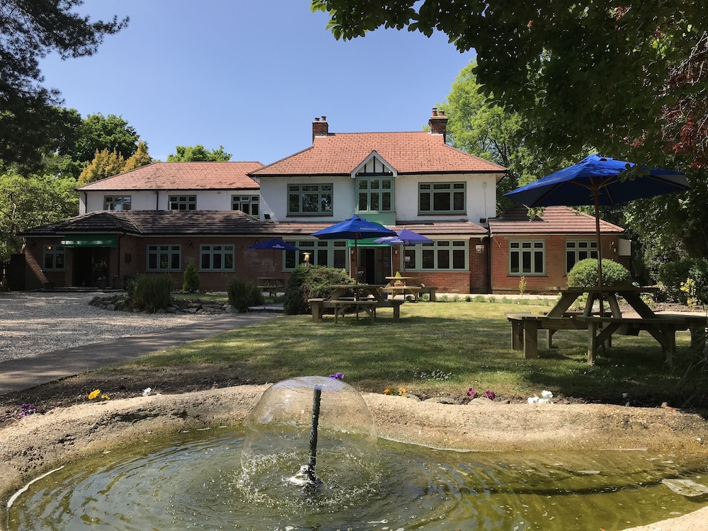 Le Chateau - carbon neutral hotel in Southampton