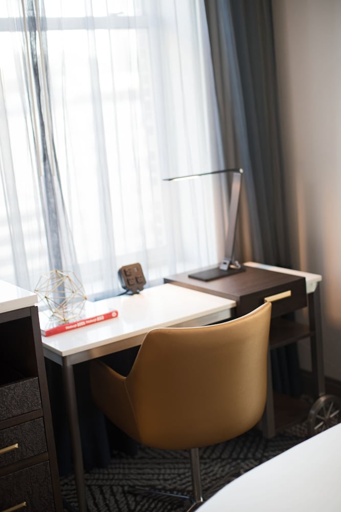 Renaissance Pittsburgh Hotel - photo 22