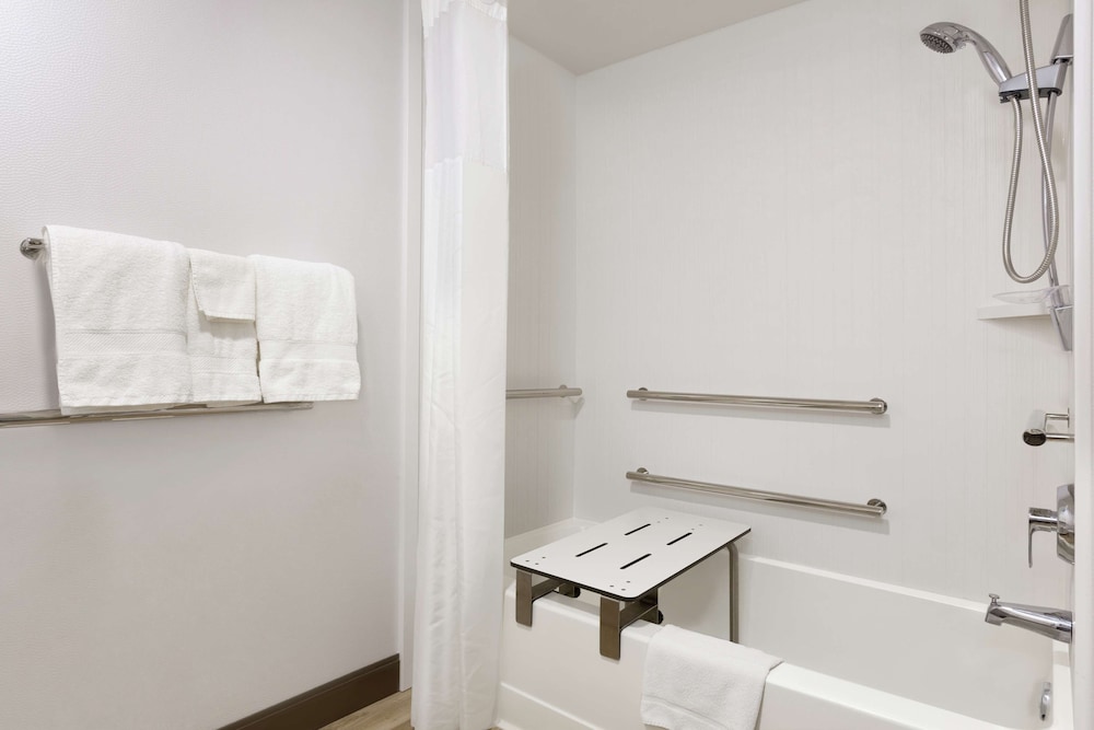 Hampton Inn Dover - photo 11