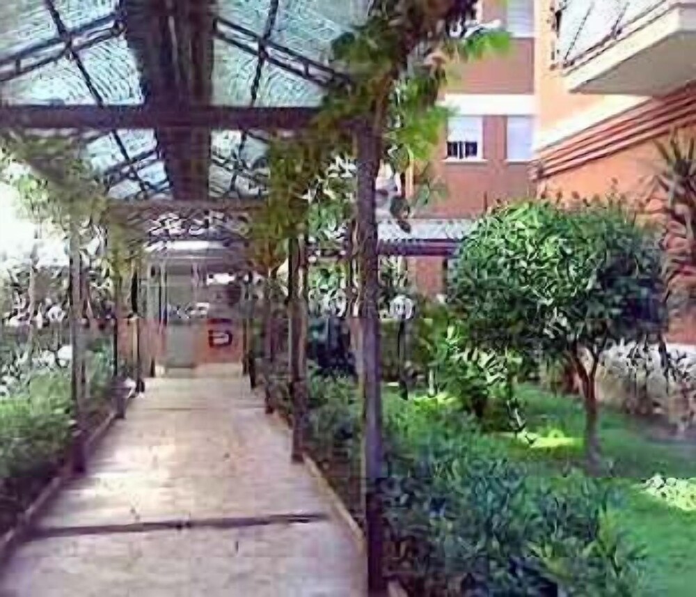 Girasolereale On The Beach — hotel in Rome