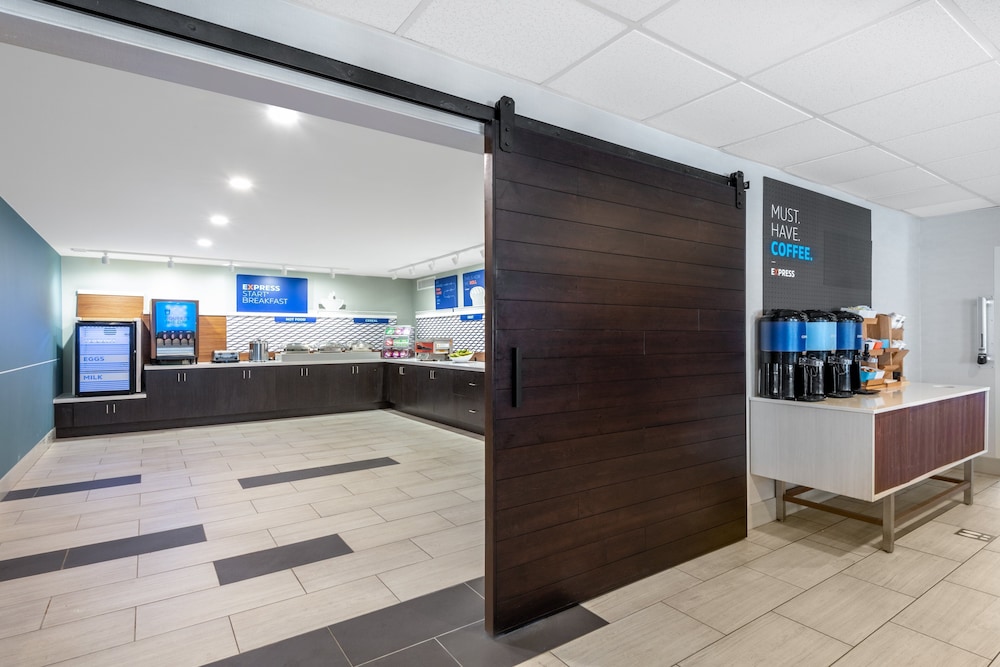 Holiday Inn Express & Suites Wheat Ridge Denver West - photo 48