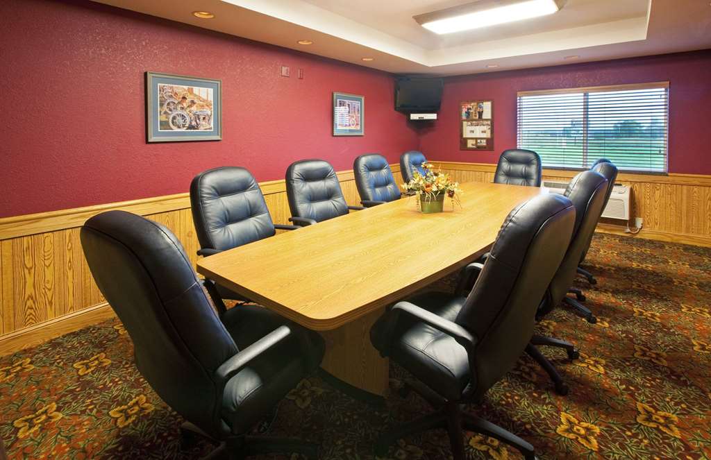 AmericInn by Wyndham Anamosa - photo 14