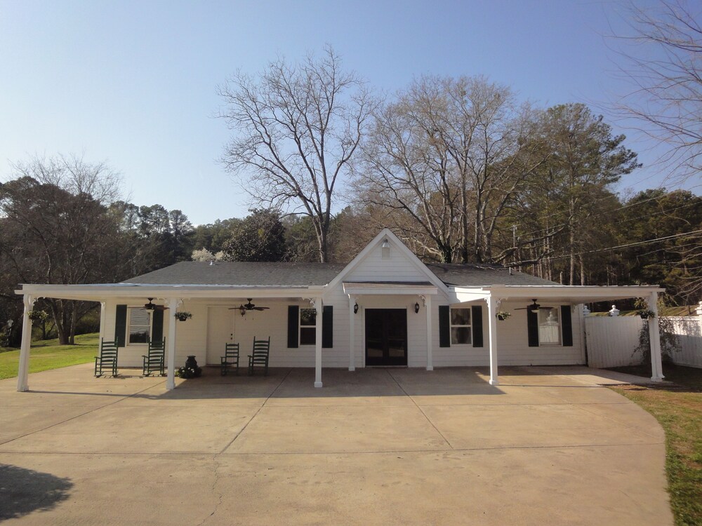 Lake Allatoona Inn - photo 39