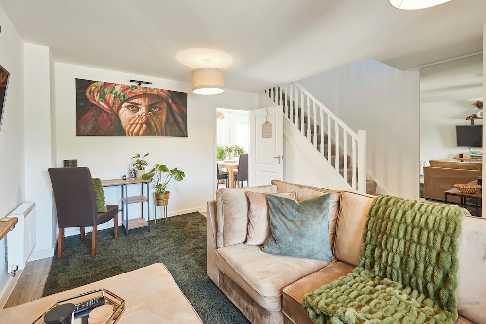 Host Stay Cornflower Way in Gloucester, United Kingdom