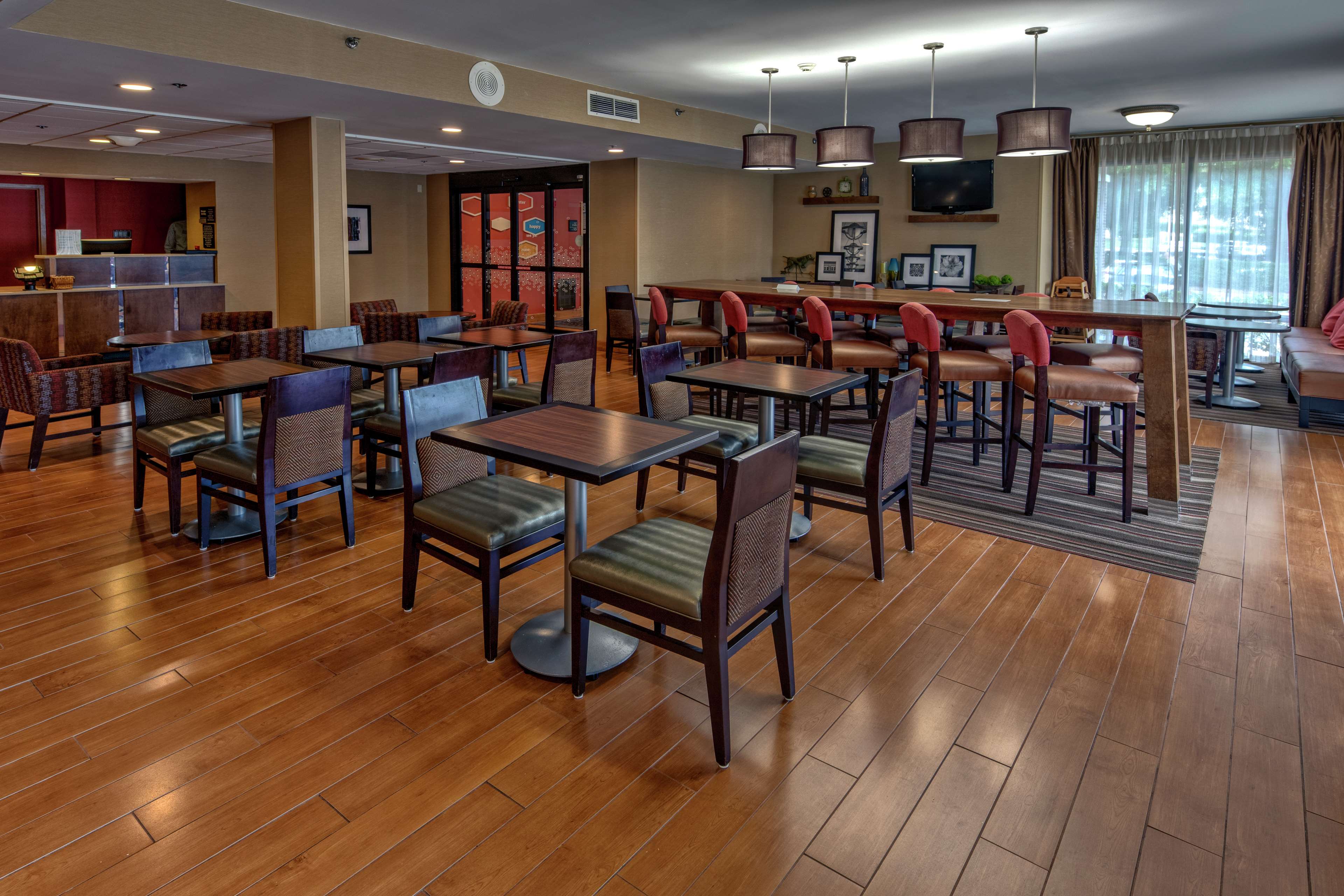 Hampton Inn Raleigh Cary - photo 4