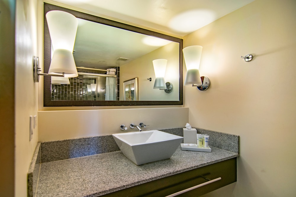 Regency on Beachwalk Waikiki by OUTRIGGER - photo 57