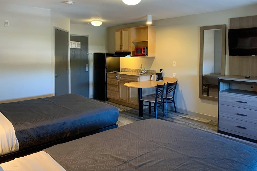 Suburban Studios near Panama City Beach - photo 15